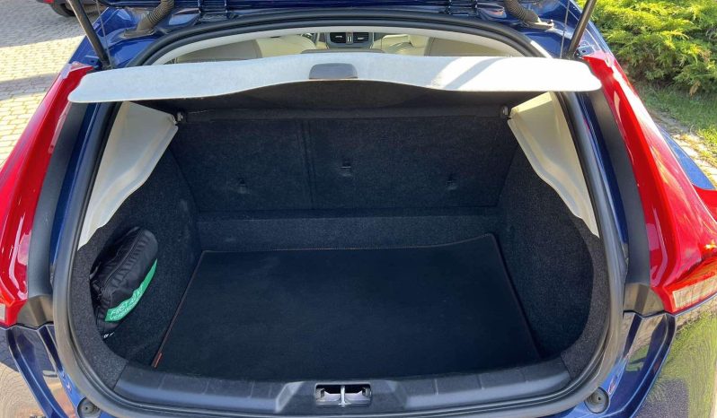 
								Volvo V40 2.0l., hečbekas pilnas									