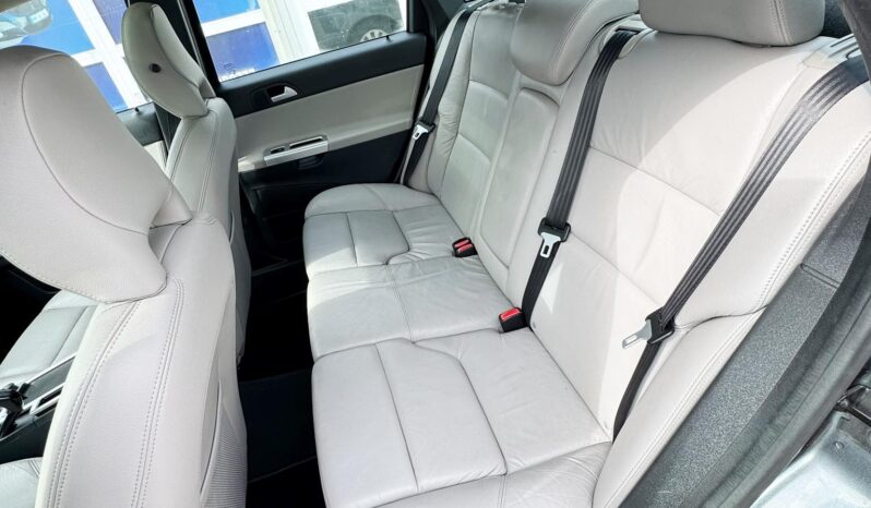 
								2010 VOLVO V40 pilnas									