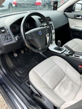 2010 VOLVO V40
