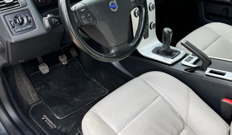 
								2010 VOLVO V40 pilnas									