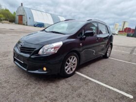 2011 TOYOTA VERSO