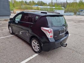 2011 TOYOTA VERSO