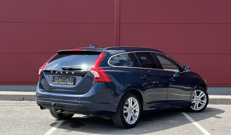 
								2012 VOLVO V60 pilnas									