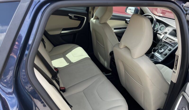 
								2012 VOLVO V60 pilnas									