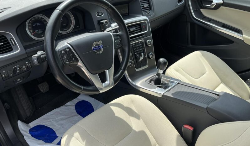 
								2012 VOLVO V60 pilnas									