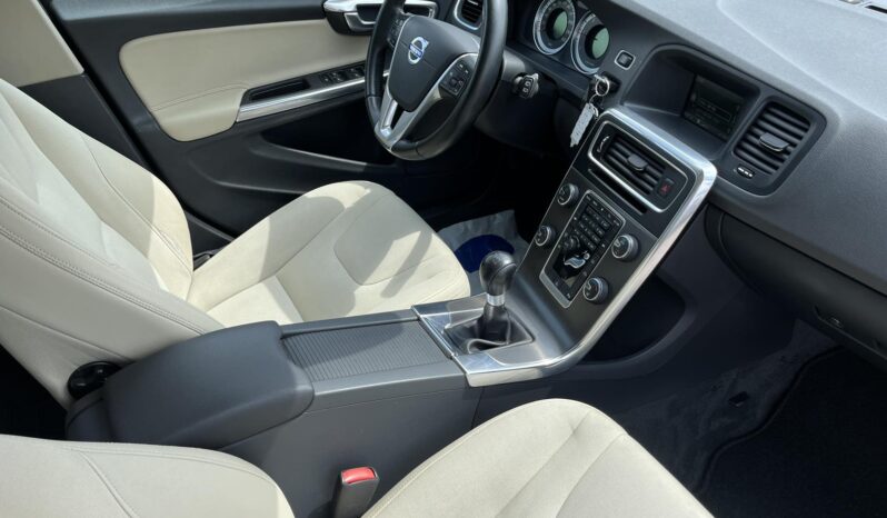 
								2012 VOLVO V60 pilnas									