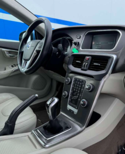 
										2015 VOLVO V40 pilnas									