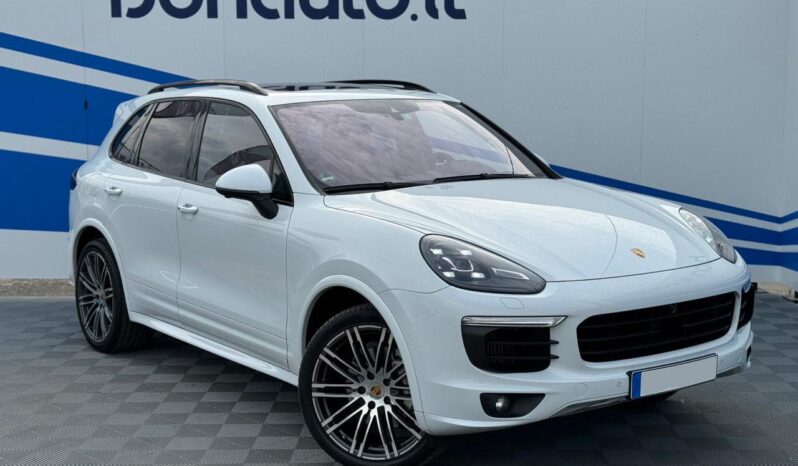 
								2015 PORSCHE CAYENNE pilnas									