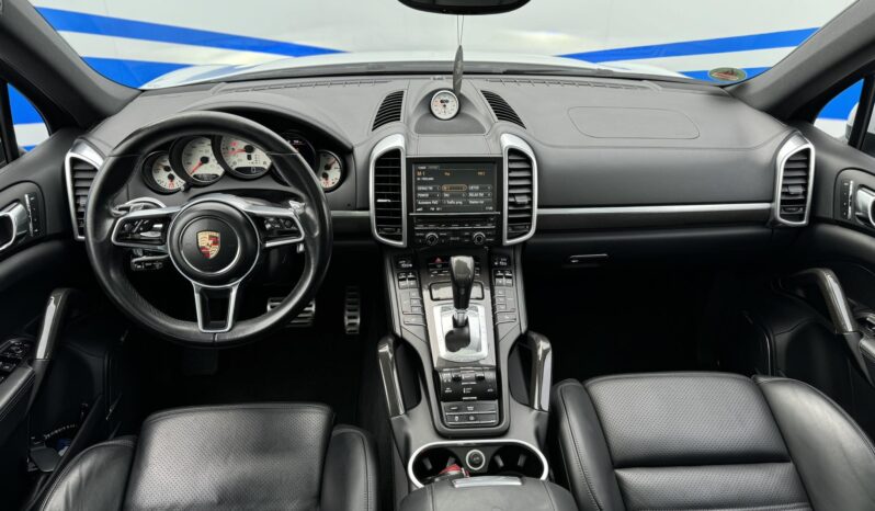 
								2015 PORSCHE CAYENNE pilnas									