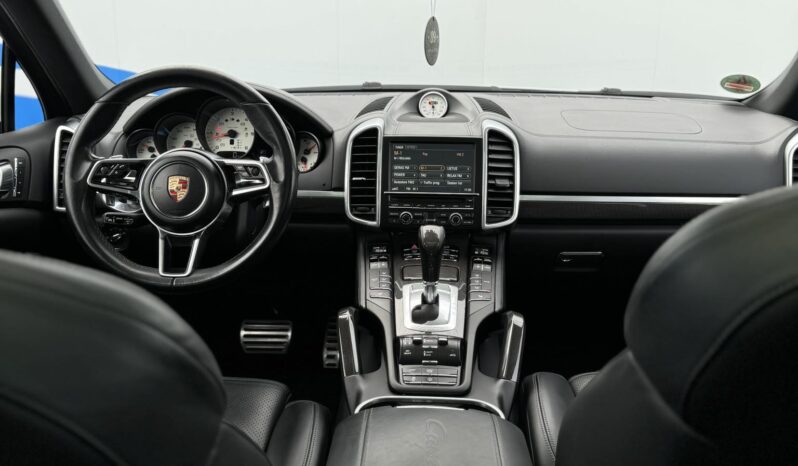 
								2015 PORSCHE CAYENNE pilnas									