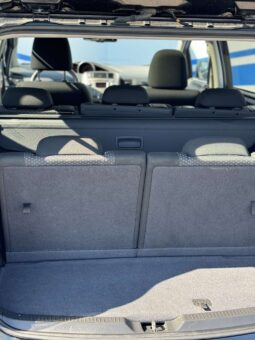 
										Toyota Verso pilnas									