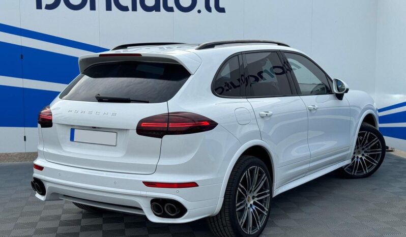 
								2015 PORSCHE CAYENNE pilnas									