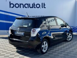 
										Toyota Verso pilnas									