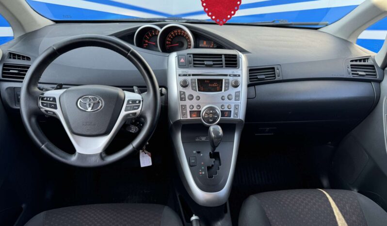 
								Toyota Verso 2.2l. pilnas									