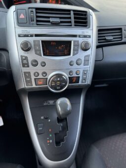
										Toyota Verso 2.2l. pilnas									
