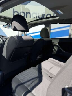 
										Toyota Verso pilnas									