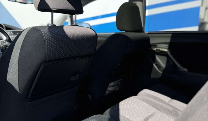 
								Toyota Verso pilnas									