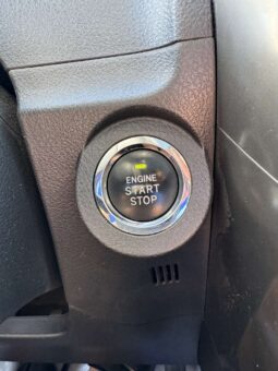 
										Toyota Verso pilnas									