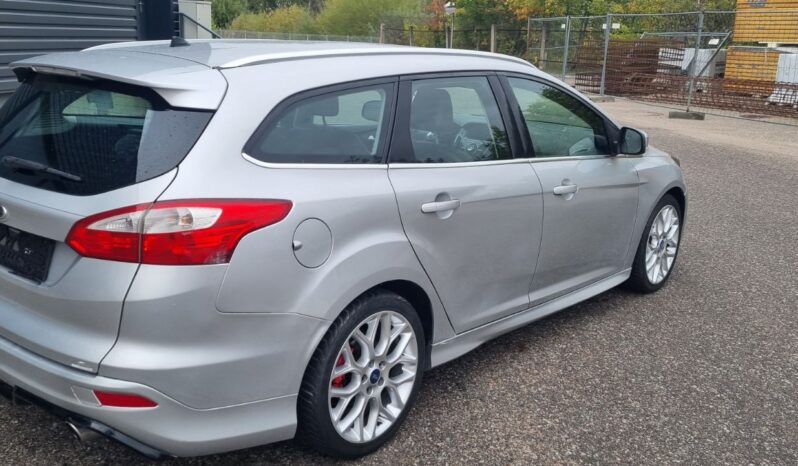 
								2014 FORD FOCUS pilnas									