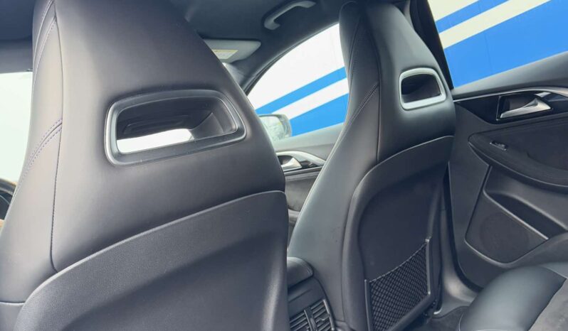
								2015 INFINITI Q30 pilnas									