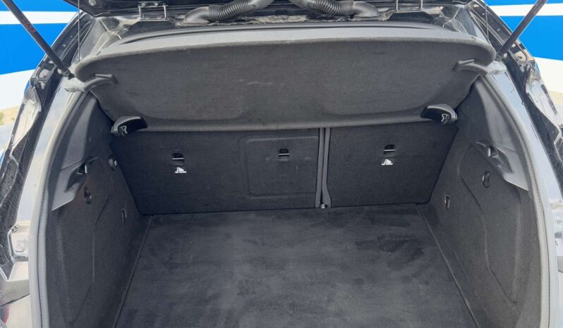 
								2015 INFINITI Q30 pilnas									