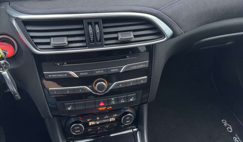 
								2015 INFINITI Q30 pilnas									
