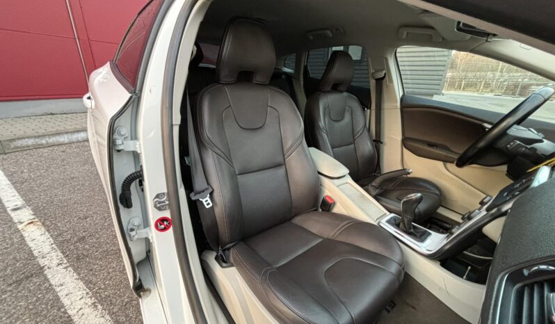 
								2014 Volvo V40 pilnas									