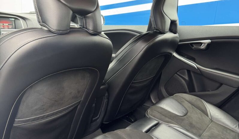 
								2015 VOLVO V40 pilnas									
