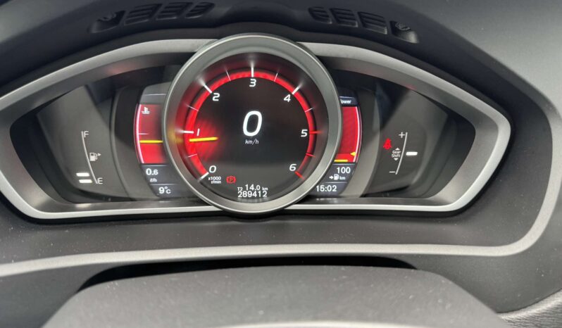 
								2015 VOLVO V40 pilnas									