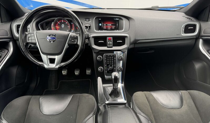
								2015 VOLVO V40 pilnas									