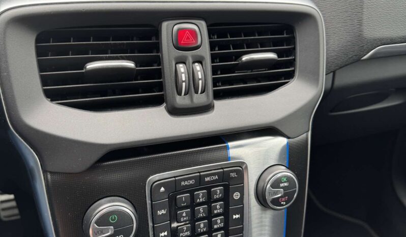 
								2015 VOLVO V40 pilnas									