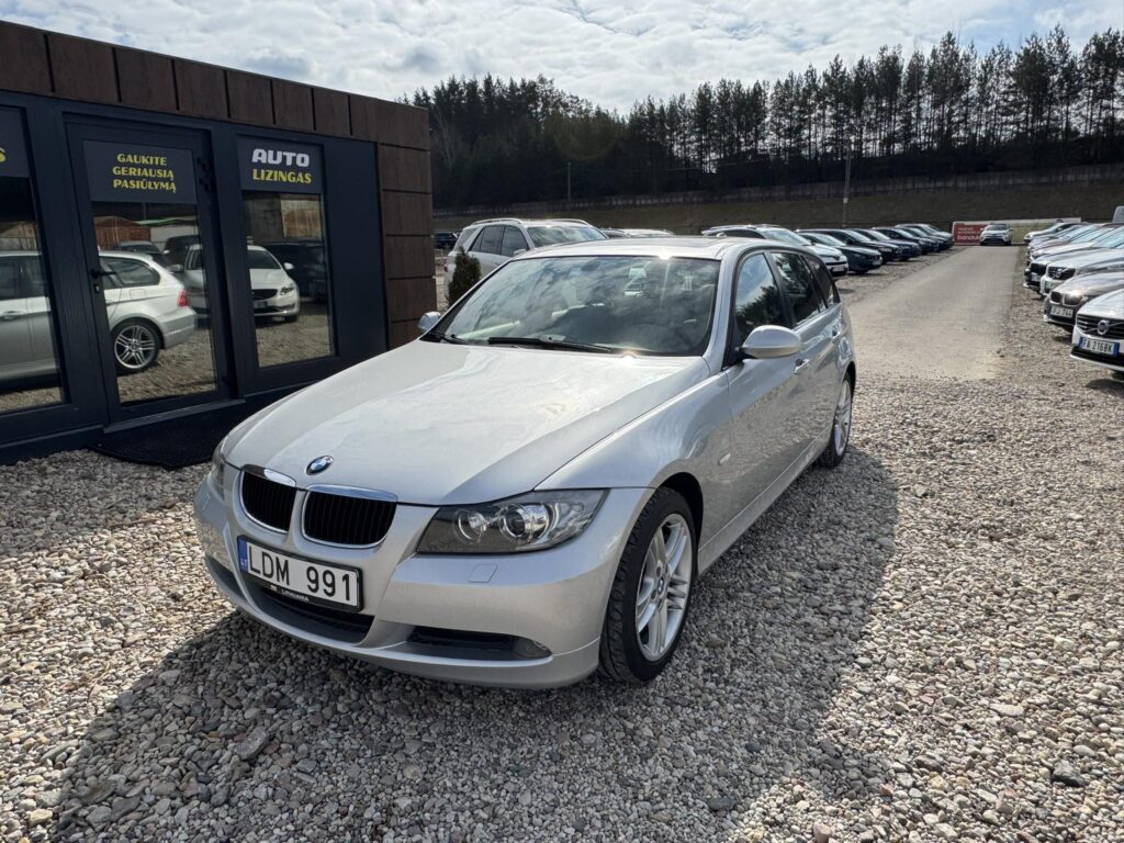 2005 BMW 320