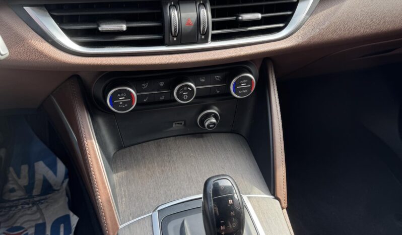 
								2017 ALFA ROMEO STELVIO pilnas									