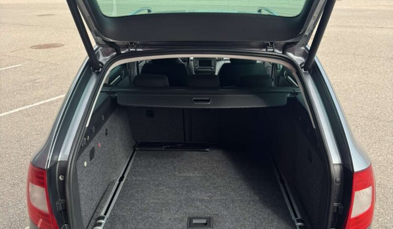 
								2011 SKODA SUPERB pilnas									