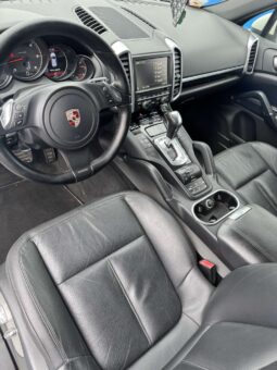
										Porsche pilnas									