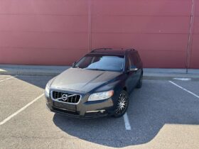 2010 VOLVO V70