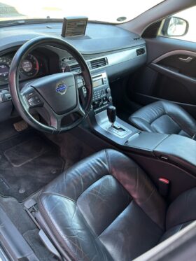 2010 VOLVO V70
