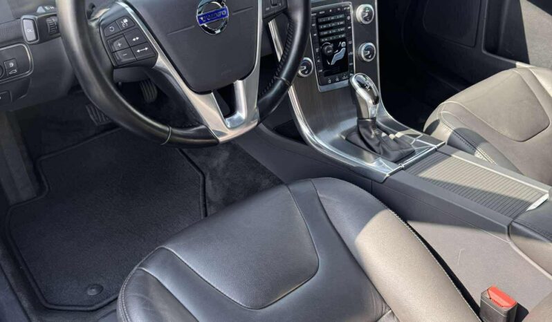
								2016 VOLVO XC60 pilnas									