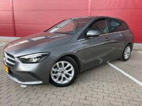 2019 MERCEDES-BENZ B180