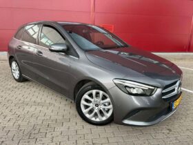 2019 MERCEDES-BENZ B180