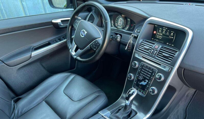 
								2015 VOLVO XC60 pilnas									