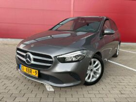 2019 MERCEDES-BENZ B180