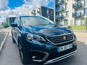 2017 PEUGEOT 5008