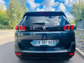 2017 PEUGEOT 5008