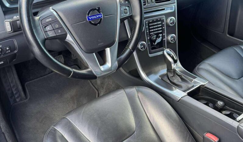 
								Volvo XC60 pilnas									