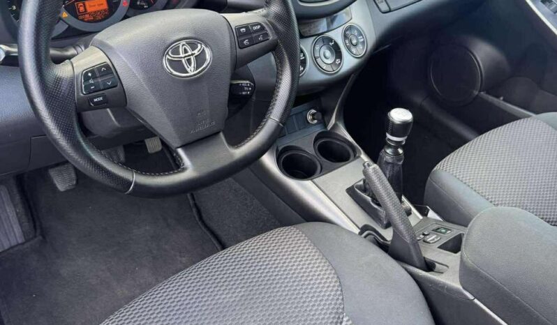 
								Toyota Rav-4 pilnas									