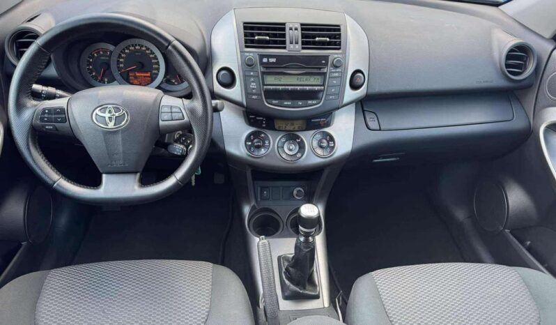 
								Toyota Rav-4 pilnas									