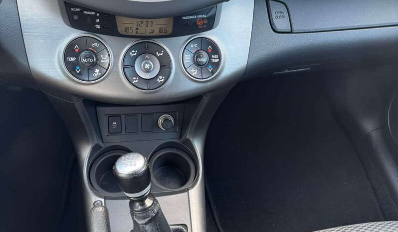 
								Toyota Rav-4 pilnas									