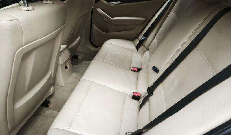 
								2011 BMW X1 pilnas									