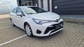 2017 TOYOTA AVENSIS